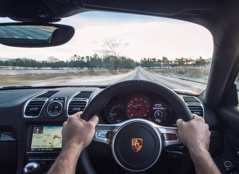 Фото руля Porsche Cayman