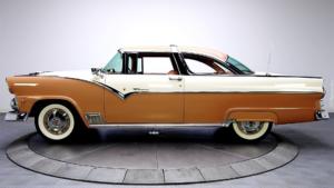 Ford Fairlane Crown Victoria