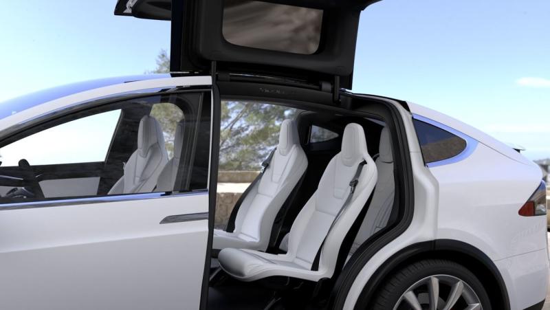 Tesla Model X задние кресла