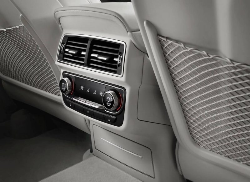 Автомобиль Audi Q7