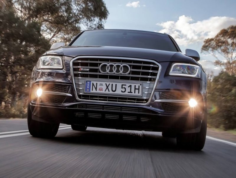 Audi SQ5 вид спереди