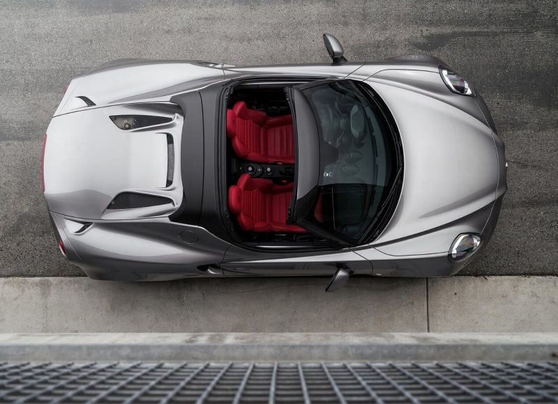 Alfa Romeo 4C Spider вид сверху