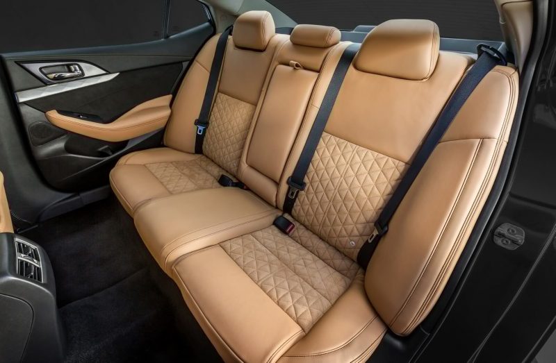 Задний диван Nissan Maxima