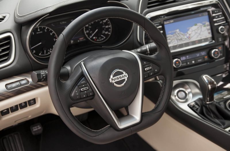 Рулевое колесо Nissan Maxima