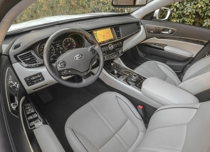 Kia Quoris салон