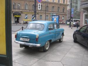 Moskvich-407 вид сзади