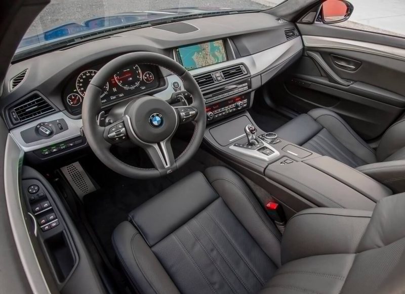 Фото салона BMW M5
