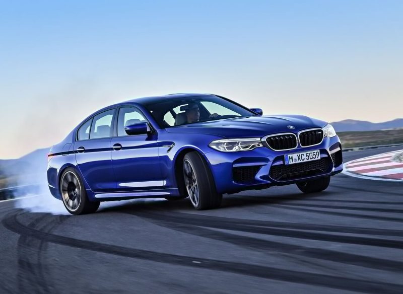 Авто BMW M5 (F90)