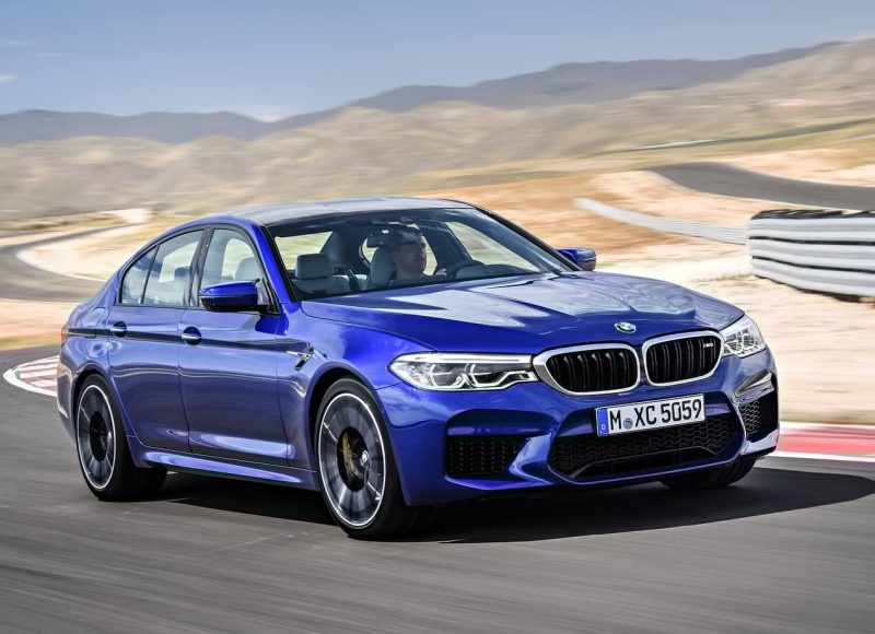 Седан BMW M5 (F90)