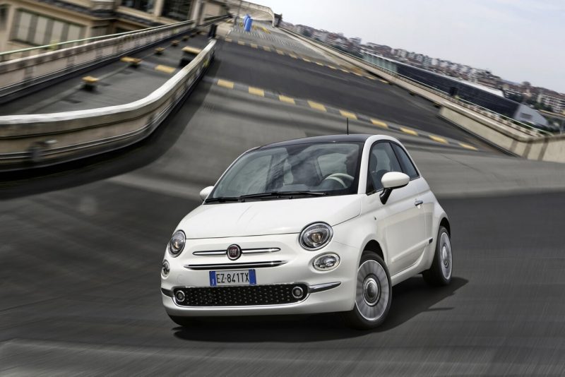 Fiat 500 вид спереди