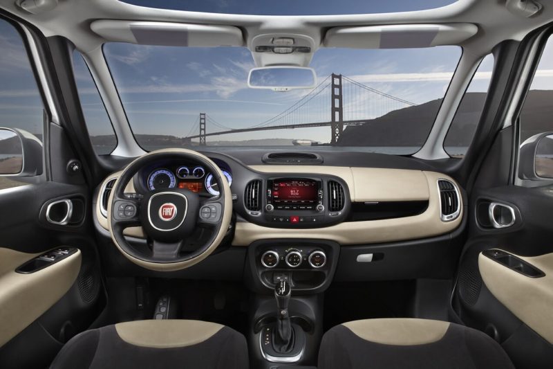 Fiat 500L салон