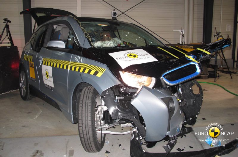 BMW i3 crash test
