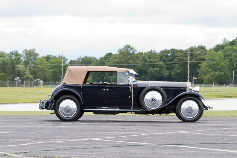 Rolls-Royce Phantom II вид сбоку