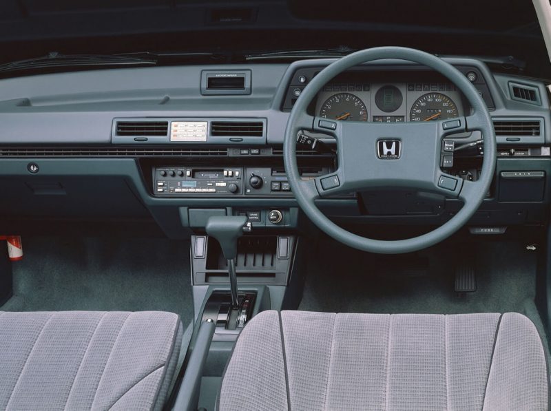 Салон Honda Accord II