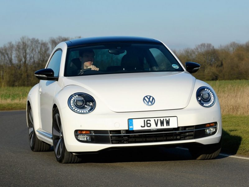 Volkswagen Beetle 3 вид спереди