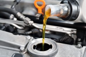 Почему важно своевременно менять масло в двигателе?