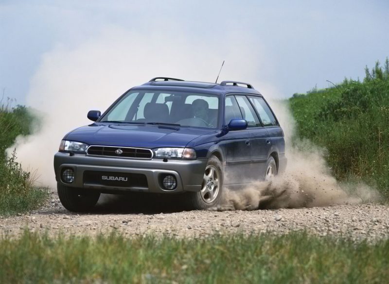 Вид спереди Subaru Legacy Outback