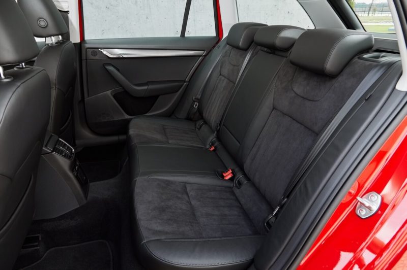 Интерьер Шкода Октавия Джи Тек