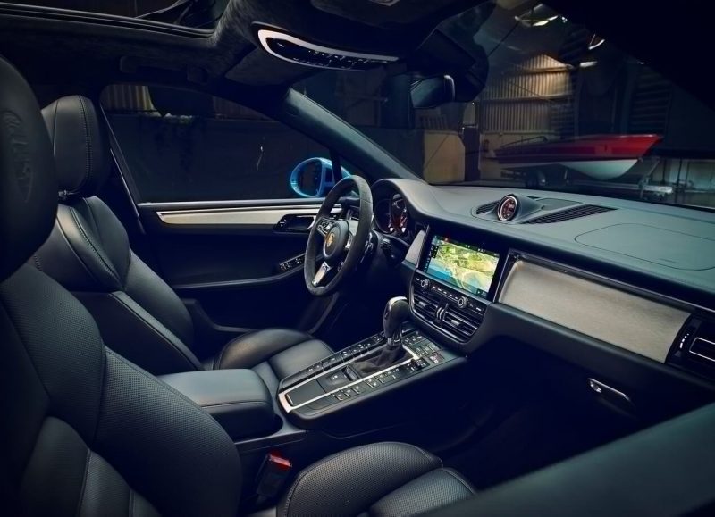 Передние сиденья Porsche Macan