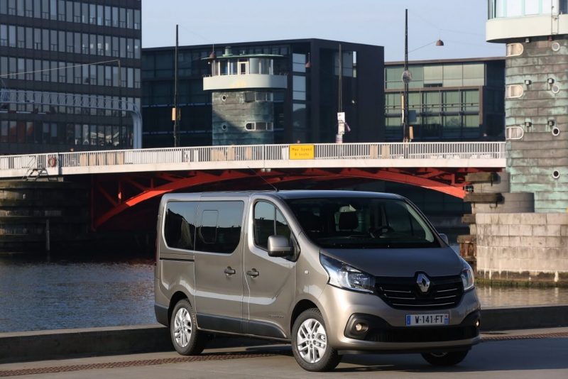 Фото Renault Trafic Minibus
