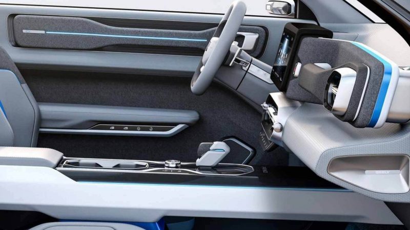 Эффектный кроссовер Geely. Что общего с Volvo и Lada?