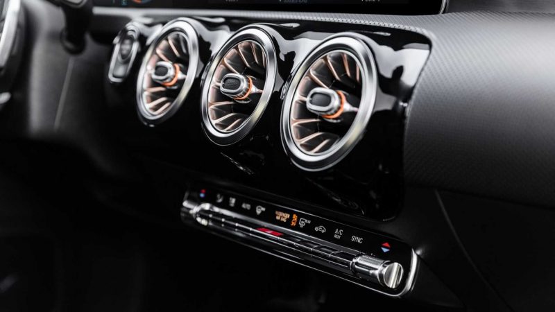 Обновление Mercedes-Benz CLA 2019: что нового?