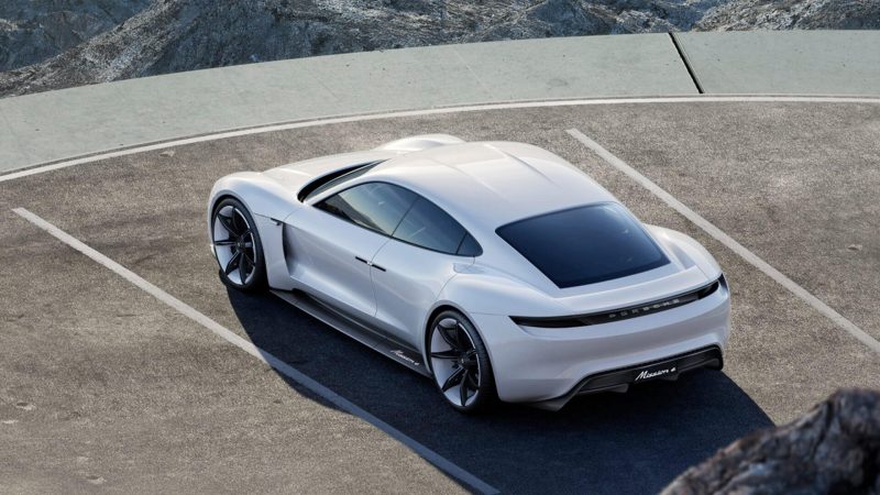 Фото Porsche Mission E