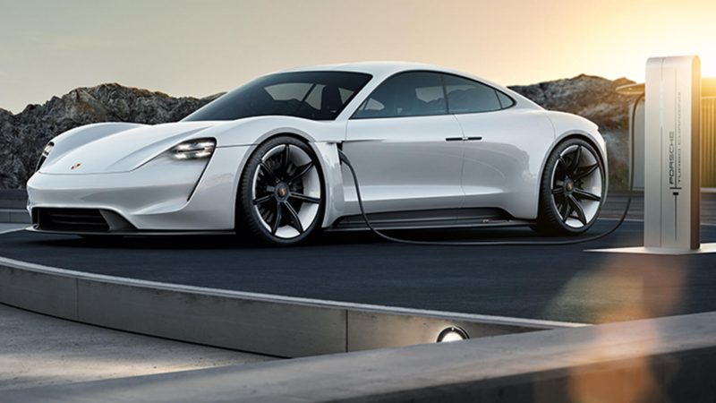 Электрокар Porsche Mission E