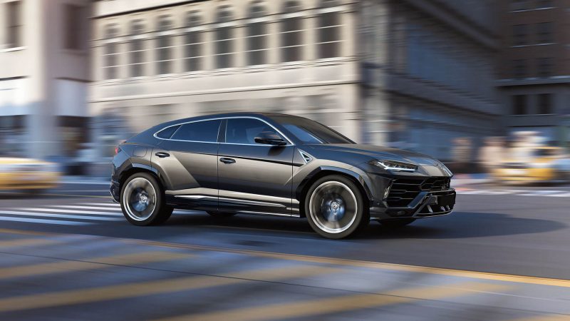 Lamborghini Urus 13