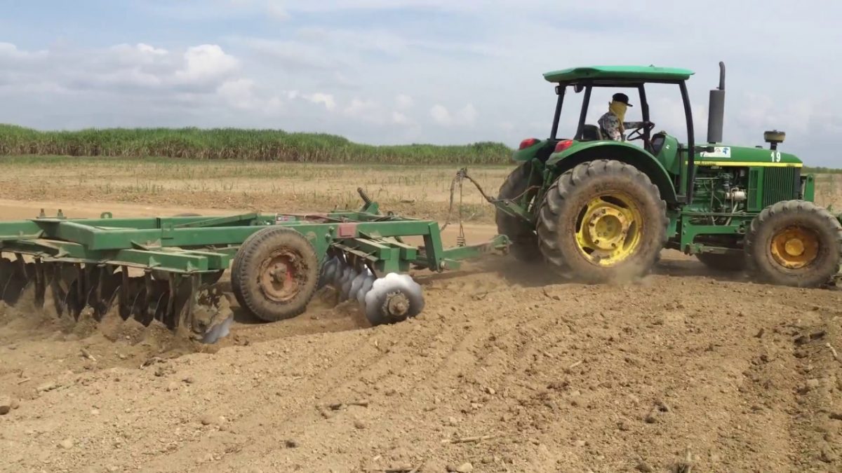 Сельскохозяйственный трактор John Deere