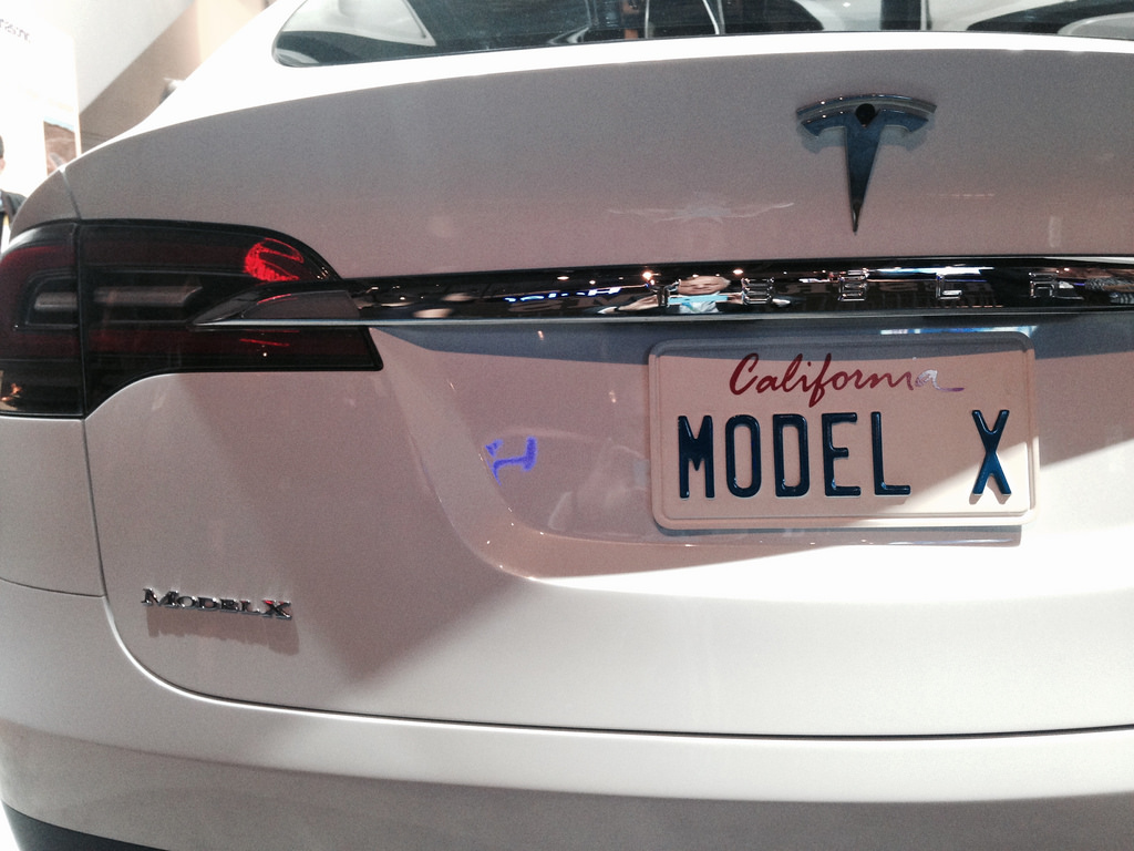 Обзор Tesla Model X 100D 2019 года