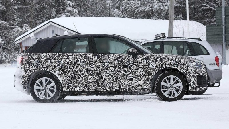 Audi Q2 E-Tron вид сбоку