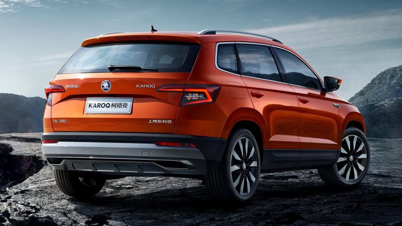 Skoda Karoq вид сзади