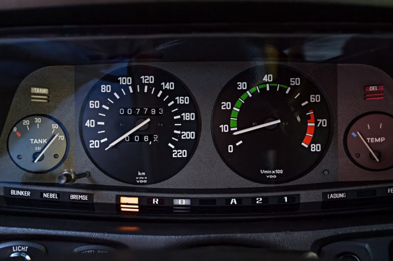 Панель приборов BMW 5 Series (E12)