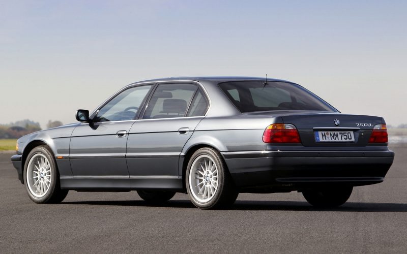 Фото авто BMW 7 Series (E38)