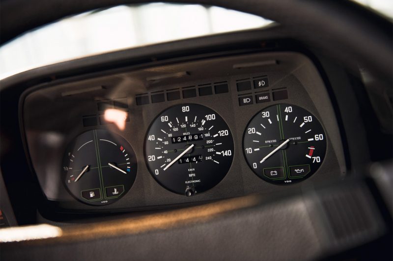 Приборная панель BMW 7 Series (E23)