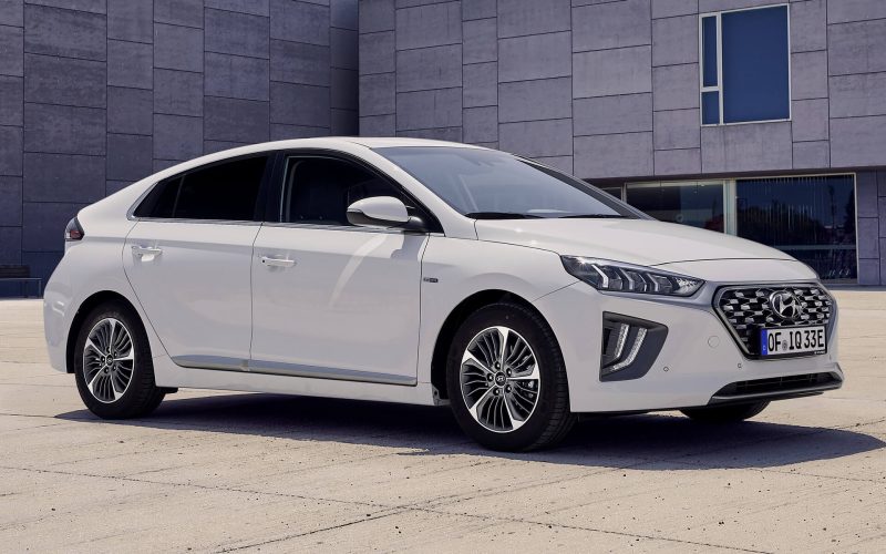 Фото Hyundai IONIQ plug-in