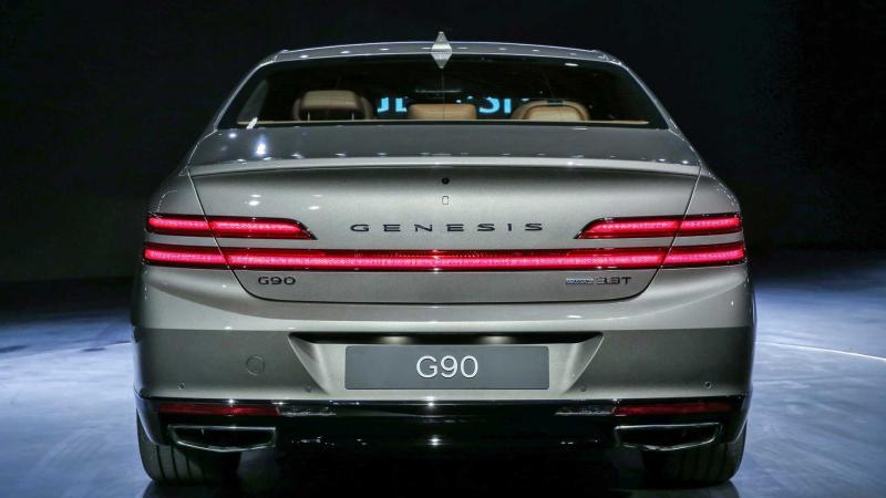 Вид сзади Genesis G90