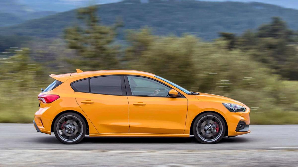 Ford Focus ST Вид сбоку Ford Focus ST