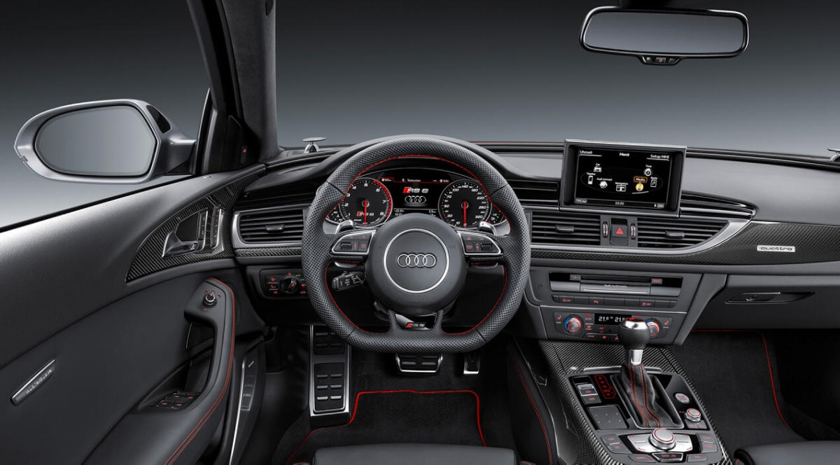 Интерьер Audi RS 6 Avant Performance