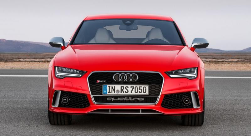 Вид спереди Audi RS7