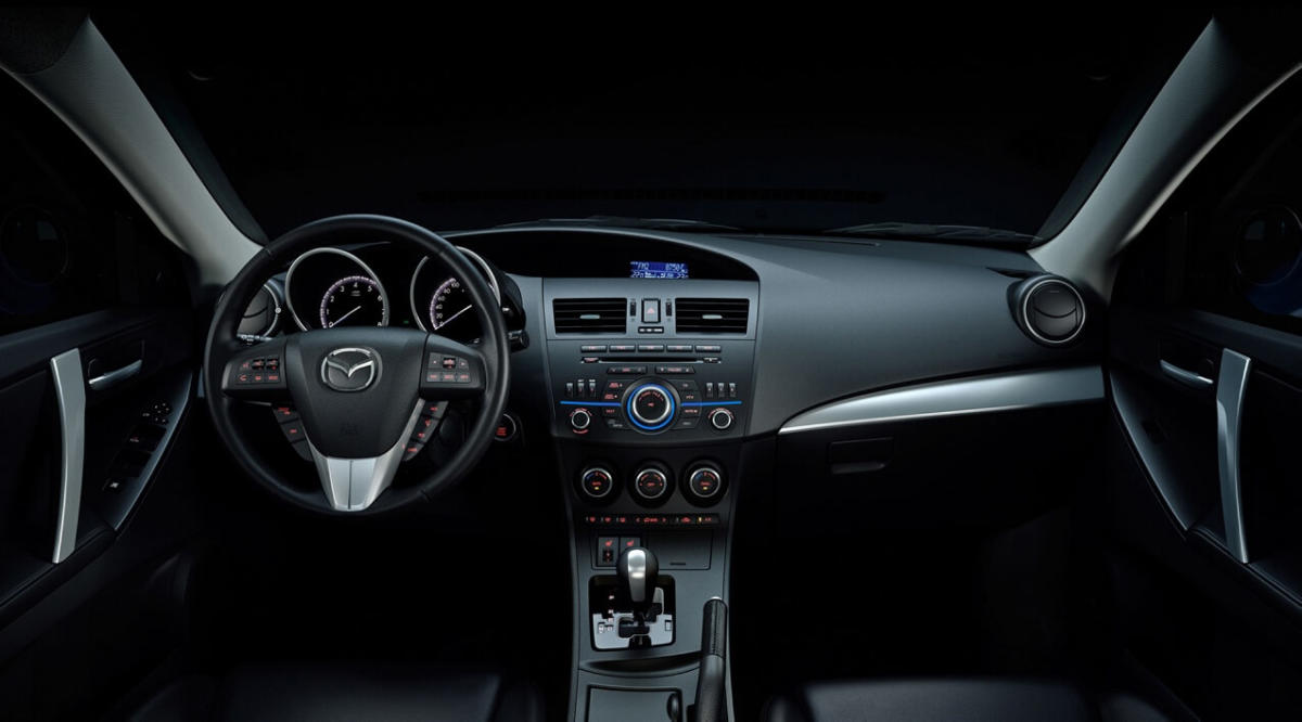 Салон Mazda 3 Hatchback