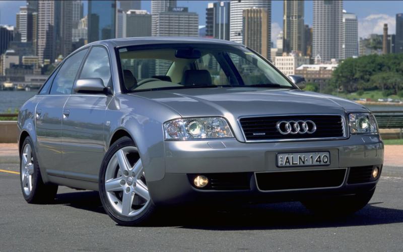 Вид спереди Audi A6 (C5)