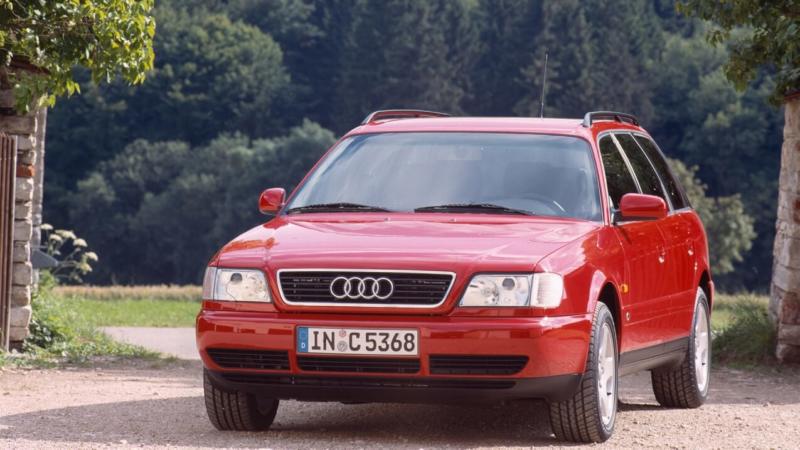 Вид спереди Audi A6 (C4)