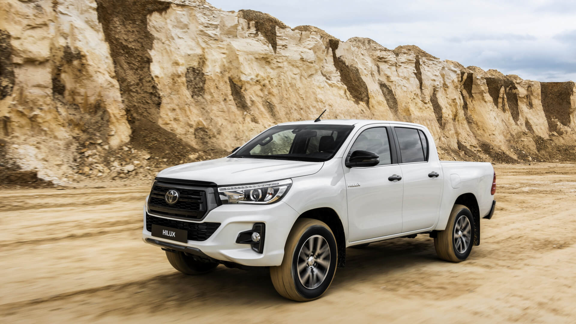 Toyota hilux модельный ряд