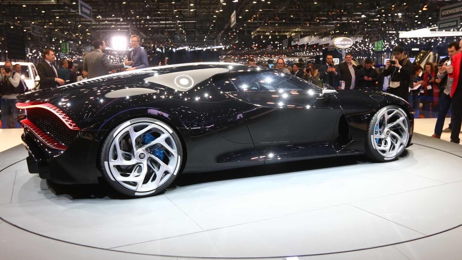 Bugatti la voiture noire фото
