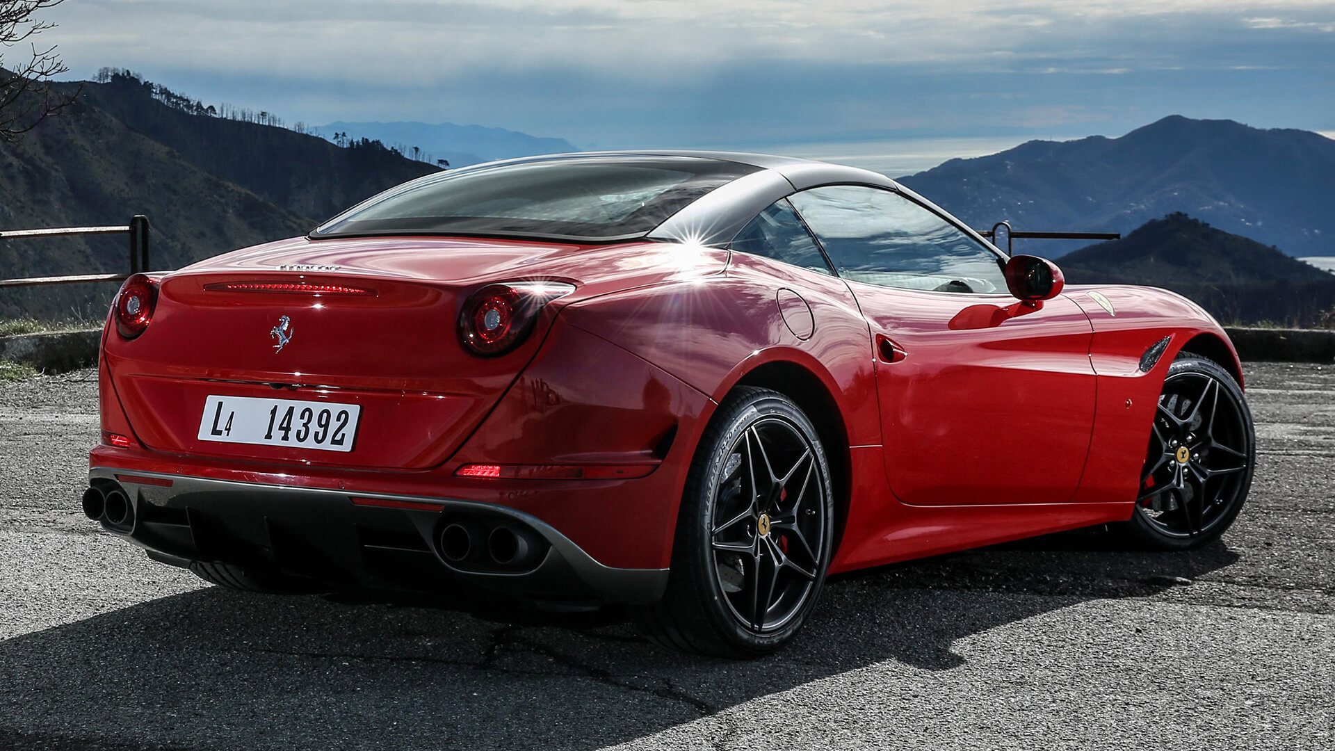Ferrari California - характеристики, комплектации, фото, видео, обзор