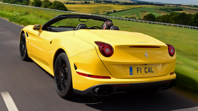 Ferrari California T вид сзади