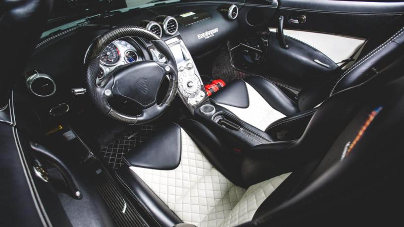 Салон Koenigsegg CCXR Trevita