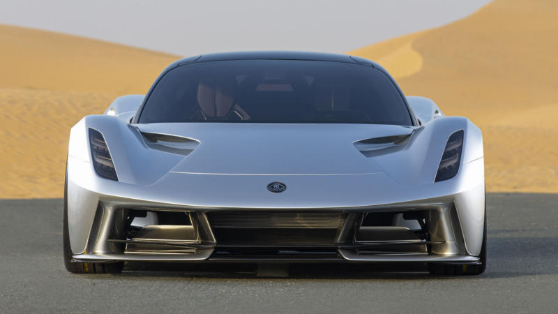 Lotus Evija вид спереди